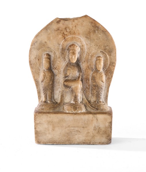 STÊLE en marbre blanc de belle patine sculpté...