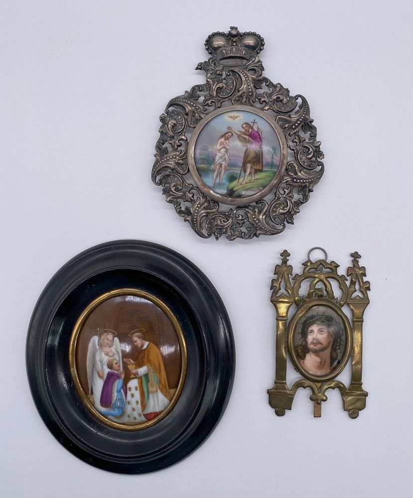 MINIATURE circulaire sur porcelaine émaillée...