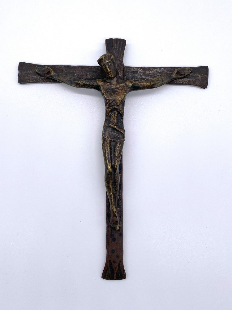 CRUCIFIX en fer battu.