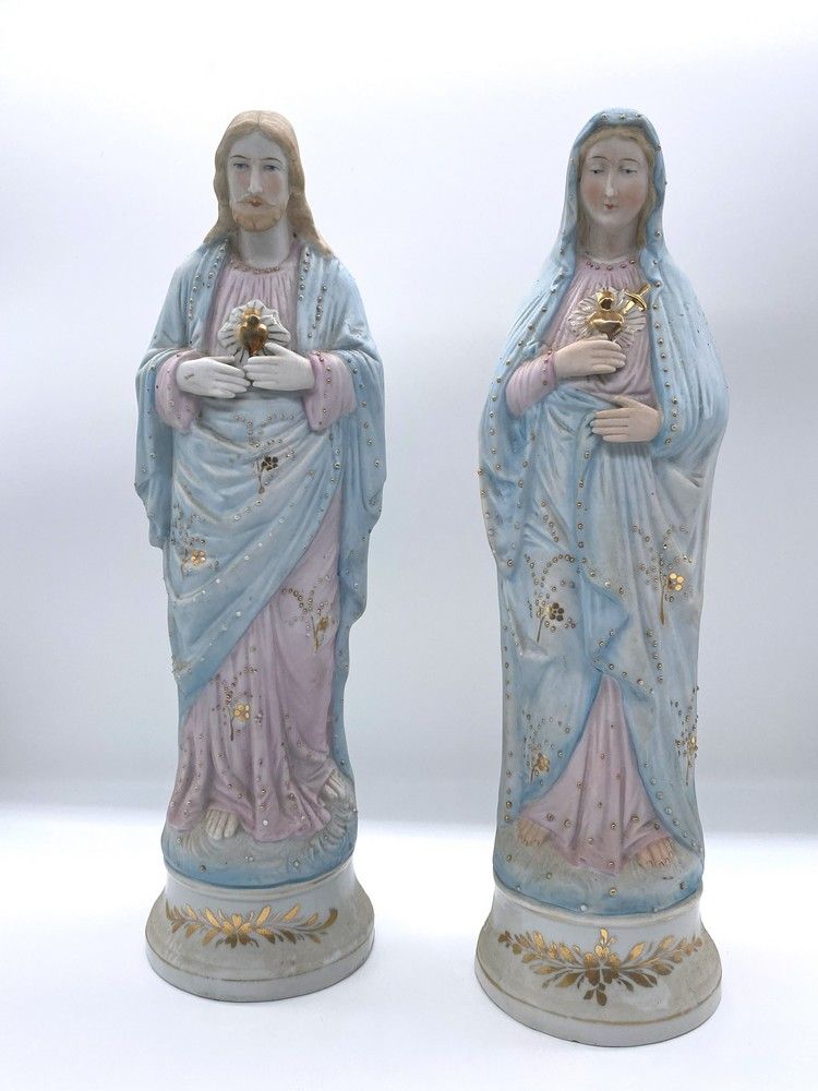 DEUX SCULPTURES en porcelaine émaillée et...