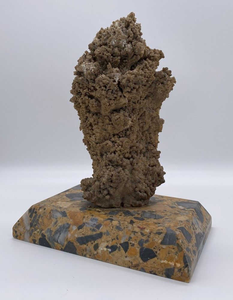 CONCRETION LAPIDAIRE montée sur socle en...