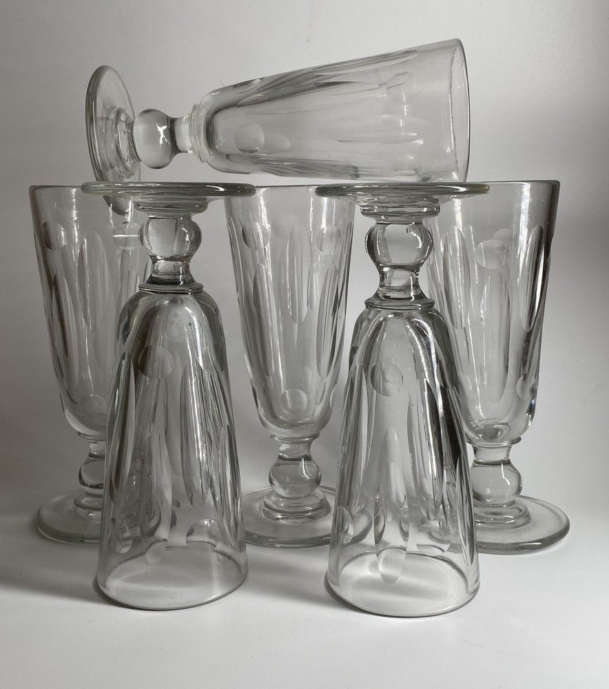 SUITE DE SIX VERRES dits Mazagran en verre...