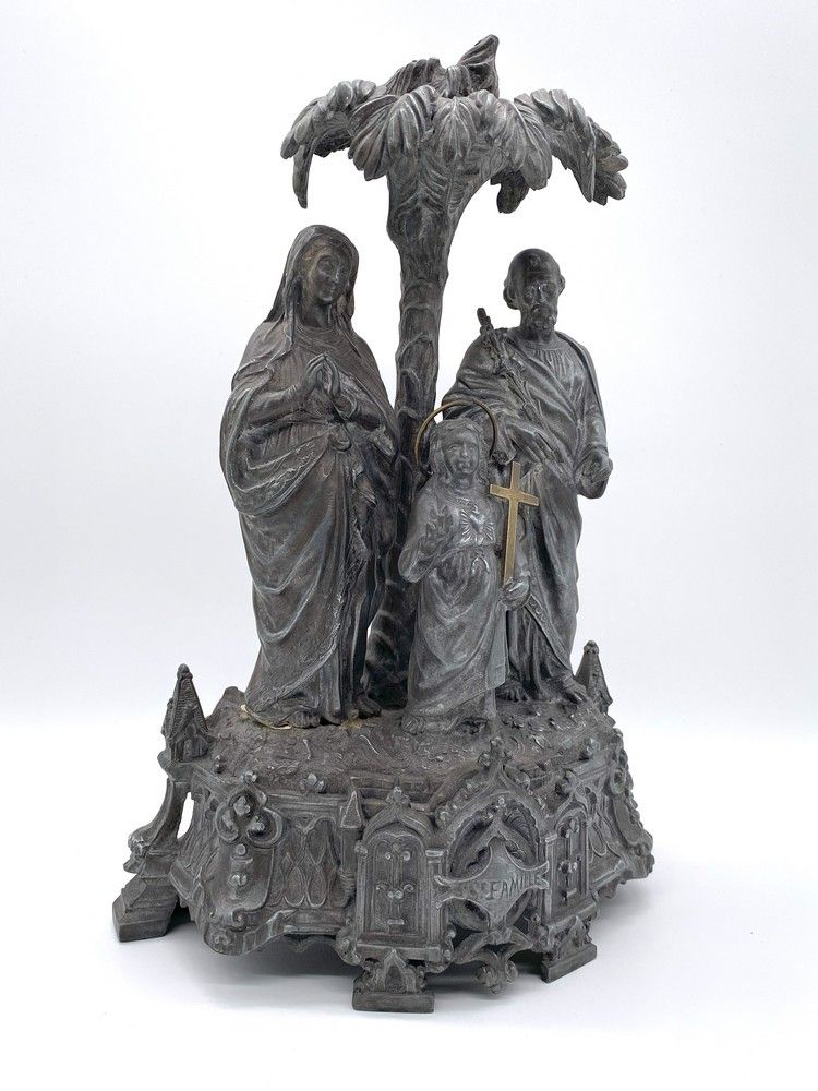 GROUPE en étain figurant la Sainte-Famille...
