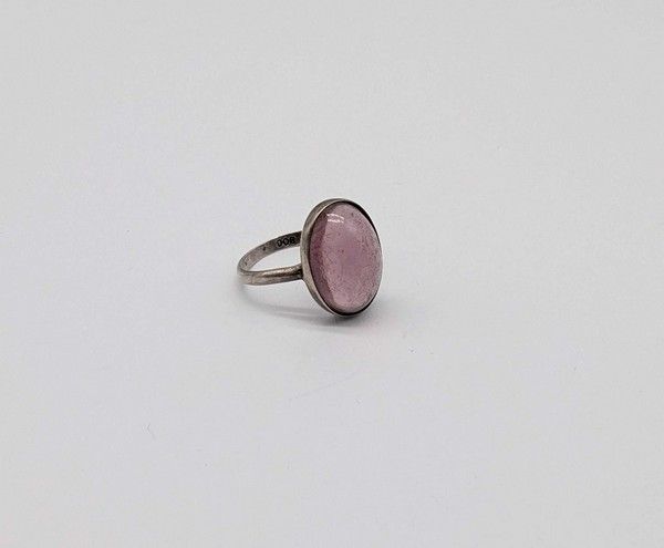 BAGUE en argent (800) sertie d'un cabochon...