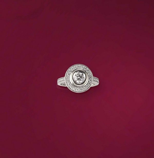 BAGUE en or gris (750) ornée d'un diamant...