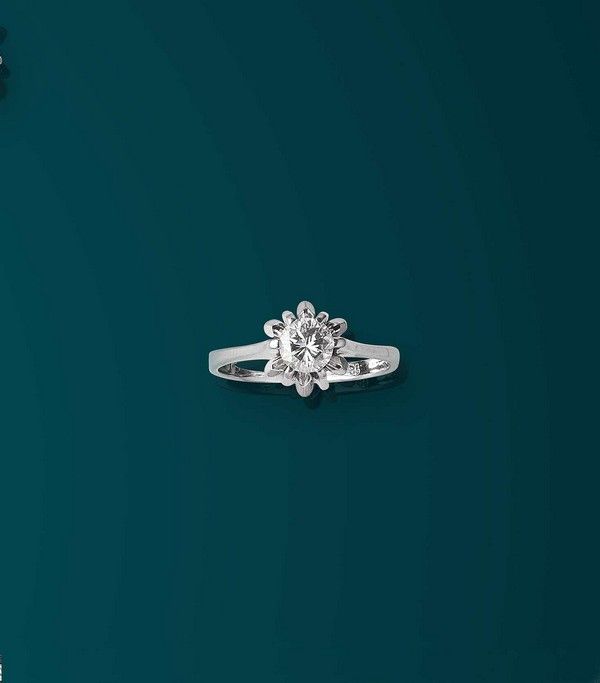 SOLITAIRE en or gris (750) avec diamant 0,5...