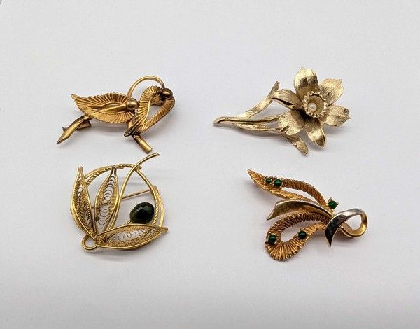 ENSEMBLE DE 4 BROCHES FRANTAISIES sur le...