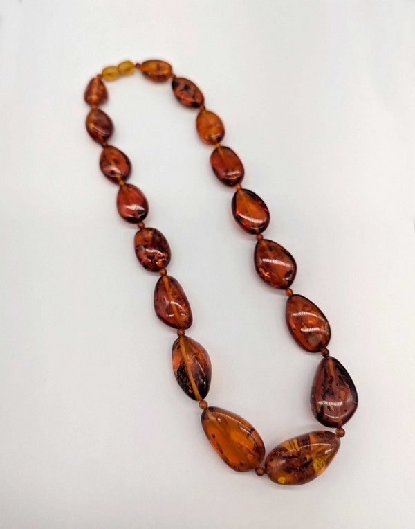 COLLIER D'AMBRE.
