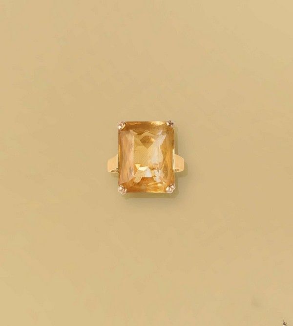 BAGUE en or jaune (750) sertie d'une citrine...