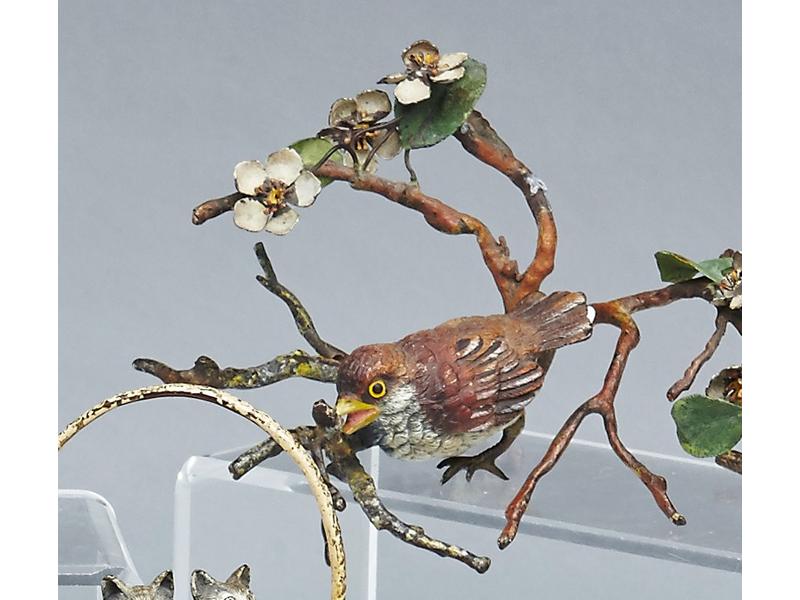 MOINEAU sur une branche avec fleurette en...