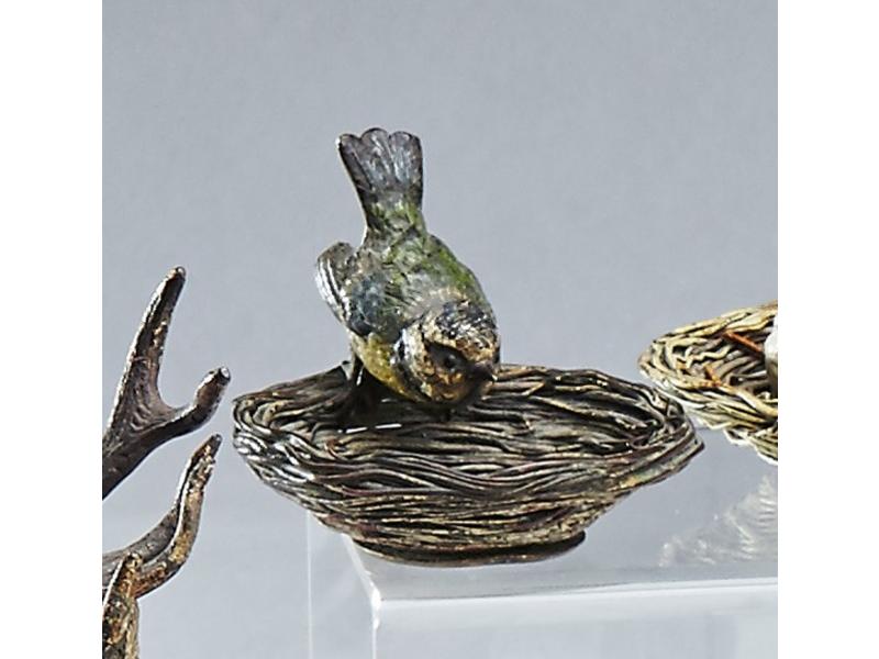 OISEAU au bord du nid en bronze polychro...