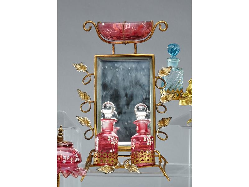 MONTURE DE FLACONS DE PARFUM et miroir de...