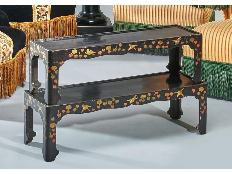 DEUX PAIRES DE PETITES TABLES gigogne en...