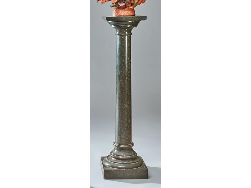 SELLETTE en colonne en marbre Campan vert...