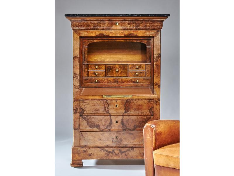 SECRETAIRE rectangulaire en ronce de noyer,...