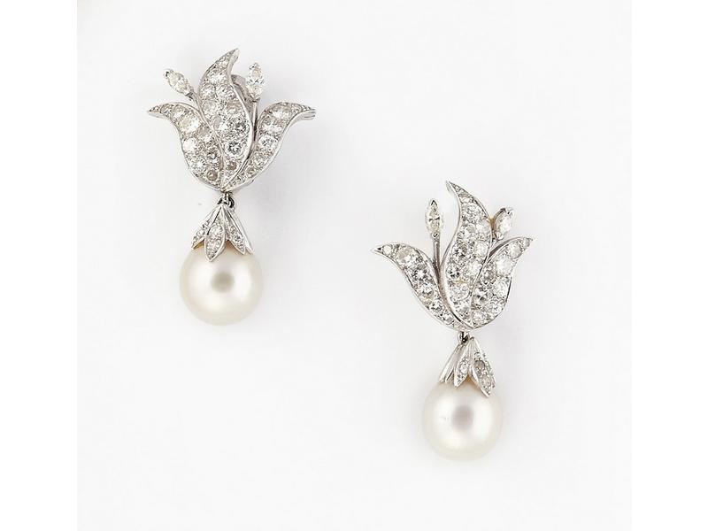 PAIRE DE CLIPS D'OREILLES en or gris (750)...