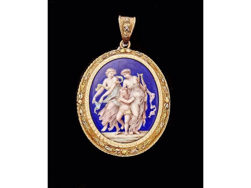 PENDENTIF en ors (9 k) de couleurs à motifs...