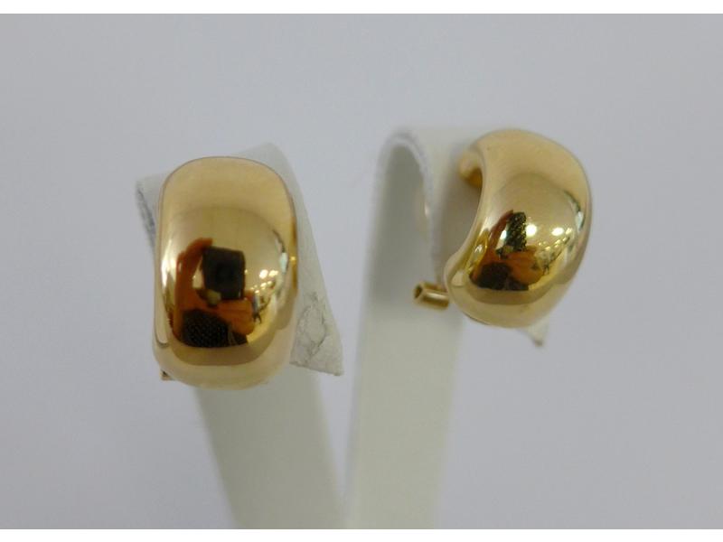 PAIRE DE CLOUS D'OREILLES en or jaune.