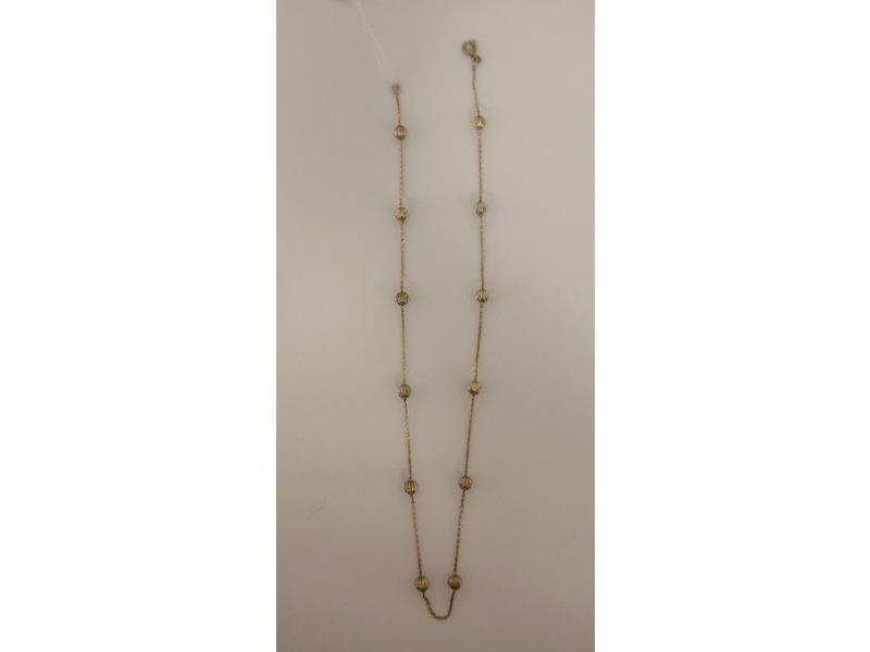 COLLIER en argent à chaînette et perles....