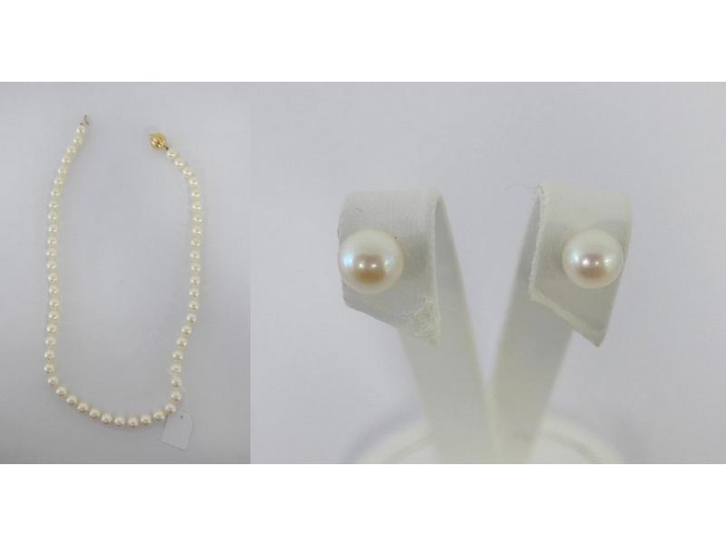 COLLIER de 53 perles de culture type chocker,...