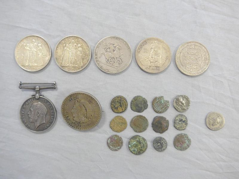 LOT DE MONNAIES d'argent comprenant 12x10Frs...