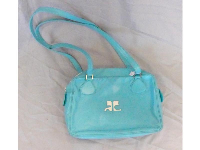 COURREGES