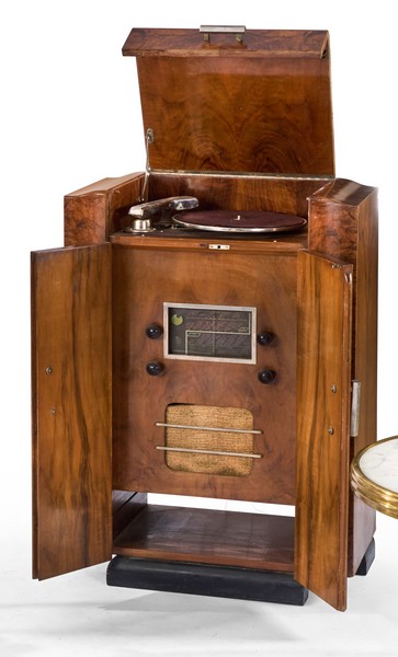 MEUBLE A MUSIQUE A HAUTEUR D'APPUI en placage...