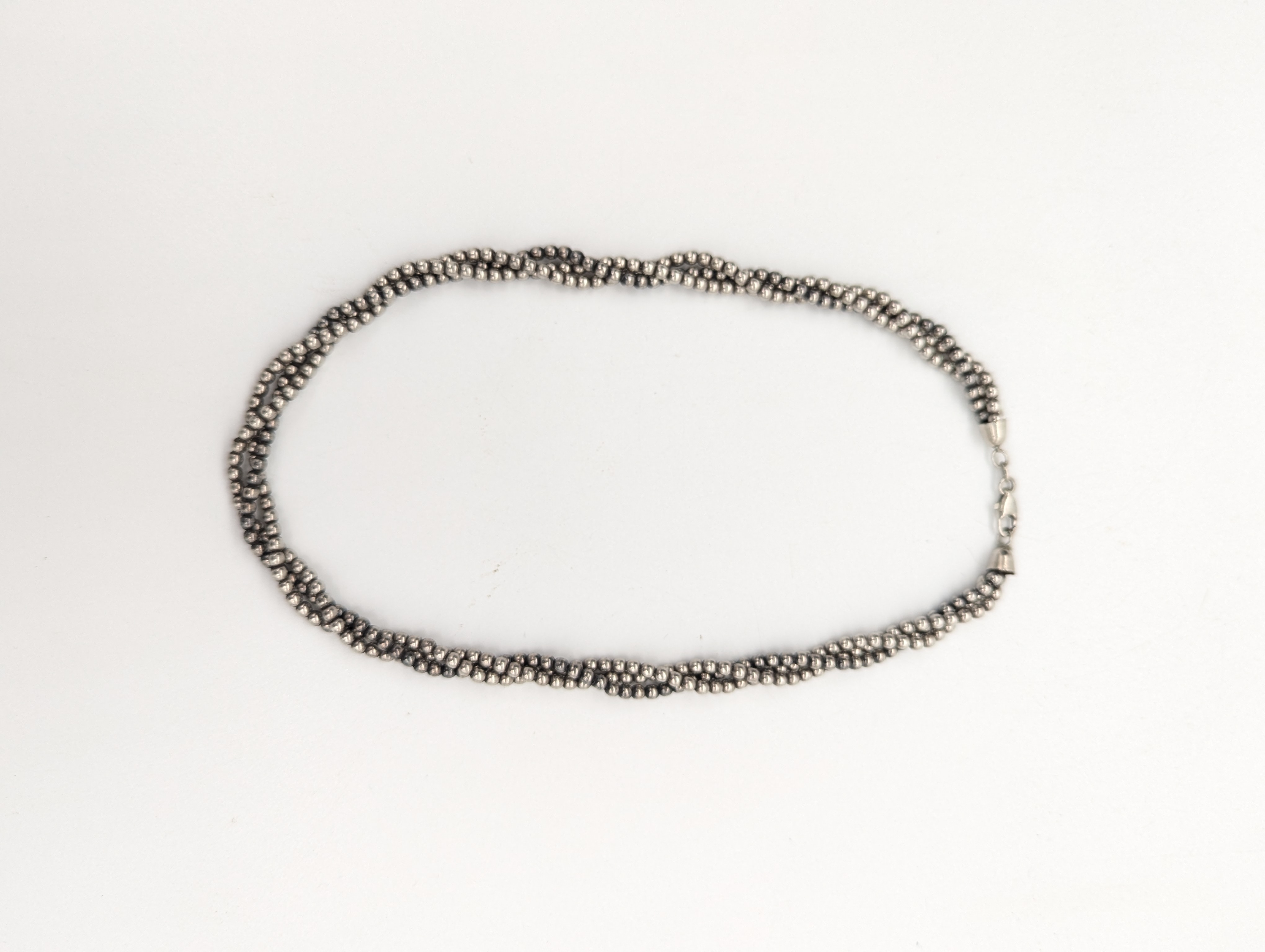 COLLIER en argent (925) à trois rangs de...