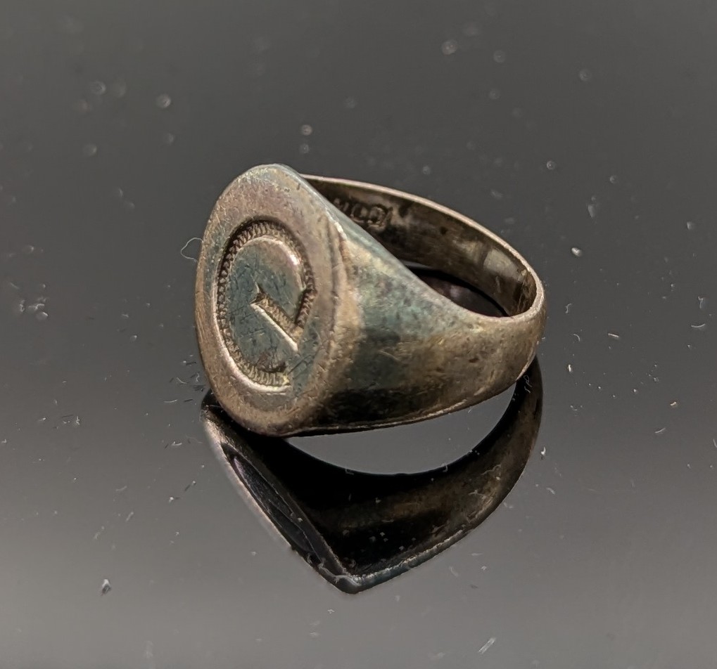 CHEVALIERE en argent (900) chiffré d'un G...