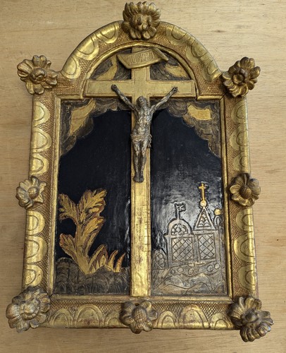 CRUCIFIX en bois sculpté laqué blanc dans...