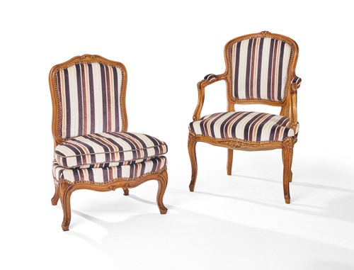 FAUTEUIL à dossier de forme violonnée en...