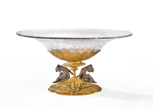 CENTRE DE TABLE en bronze doré et patiné...