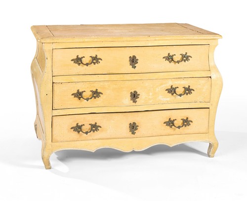 COMMODE de forme tombeau en bois fruitier...