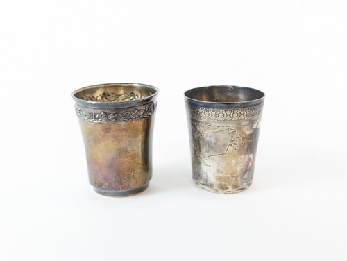 DEUX TIMBALES en argent (950), l'une guillochée,...