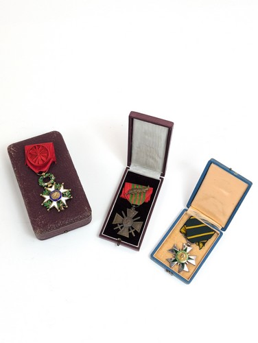 TROIS MEDAILLES MILITAIRES :