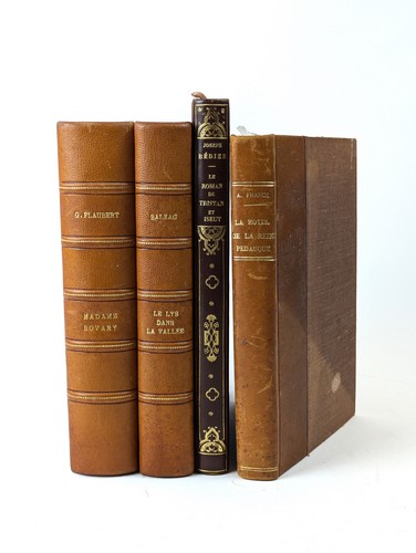 [ILLUSTRÉS MODERNES]. Ensemble de volumes...