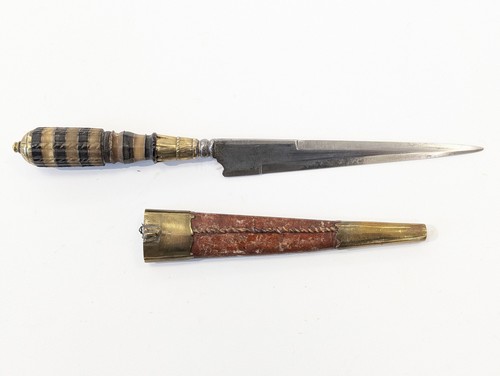 Petit stylet italien.