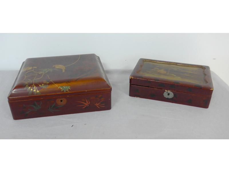 DEUX BOÎTES rectangulaire en bois à l'imitation...