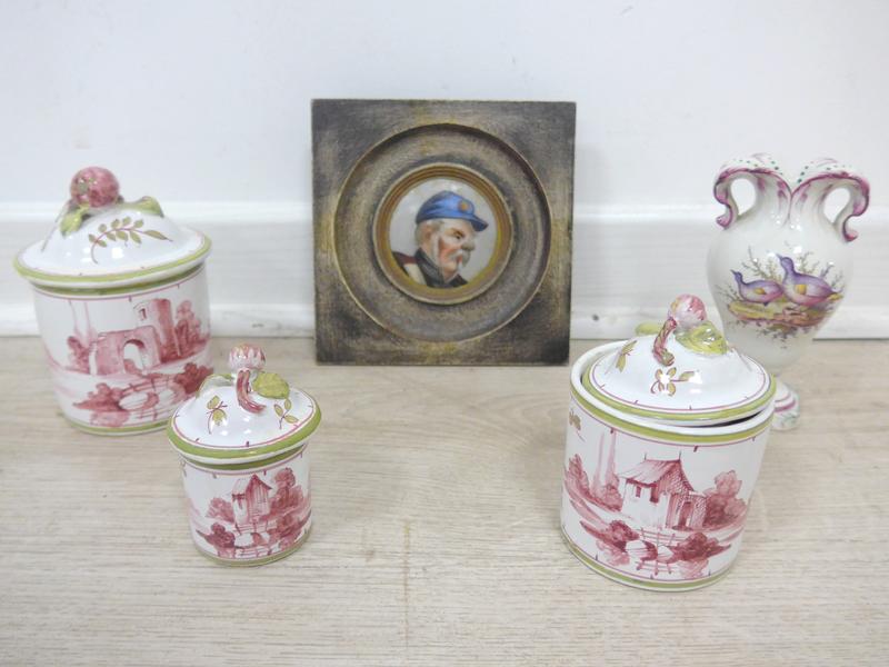 MINIATURE en porcelaine.