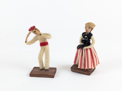DEUX PETITES FIGURINES en laine et tissu...