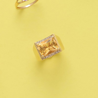 BAGUE type chevalière en or (750), ornée...