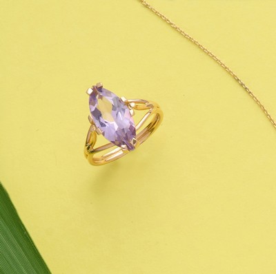 BAGUE en or (750) ornée d'une améthyste taille...