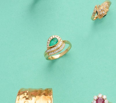 BAGUE type tourbillon en or (750) ornée d'une...
