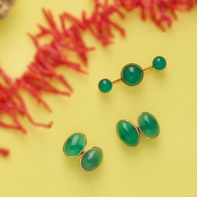 PARURE en or (750) et chrysoprases en cabochochon,...