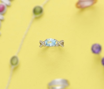 BAGUE en argent (925) ornée d'une aigue-marine...