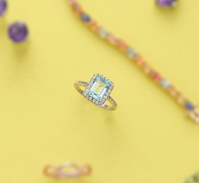 BAGUE en argent (925) ornée d'une topaze...
