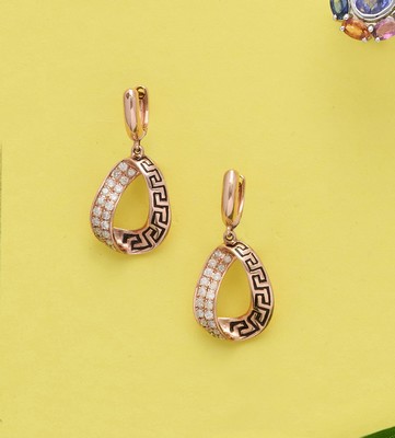 PAIRE DE BOUCLES D'OREILLES en or rose (375)...
