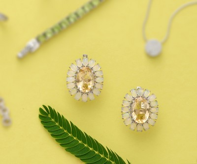 PAIRE DE BOUCLES D'OREILLES en argent (925)...