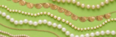 COLLIER DE PERLES de culture en chute. Fermoir...