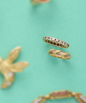 BAGUE en or (750) à motif torsadé et petits...